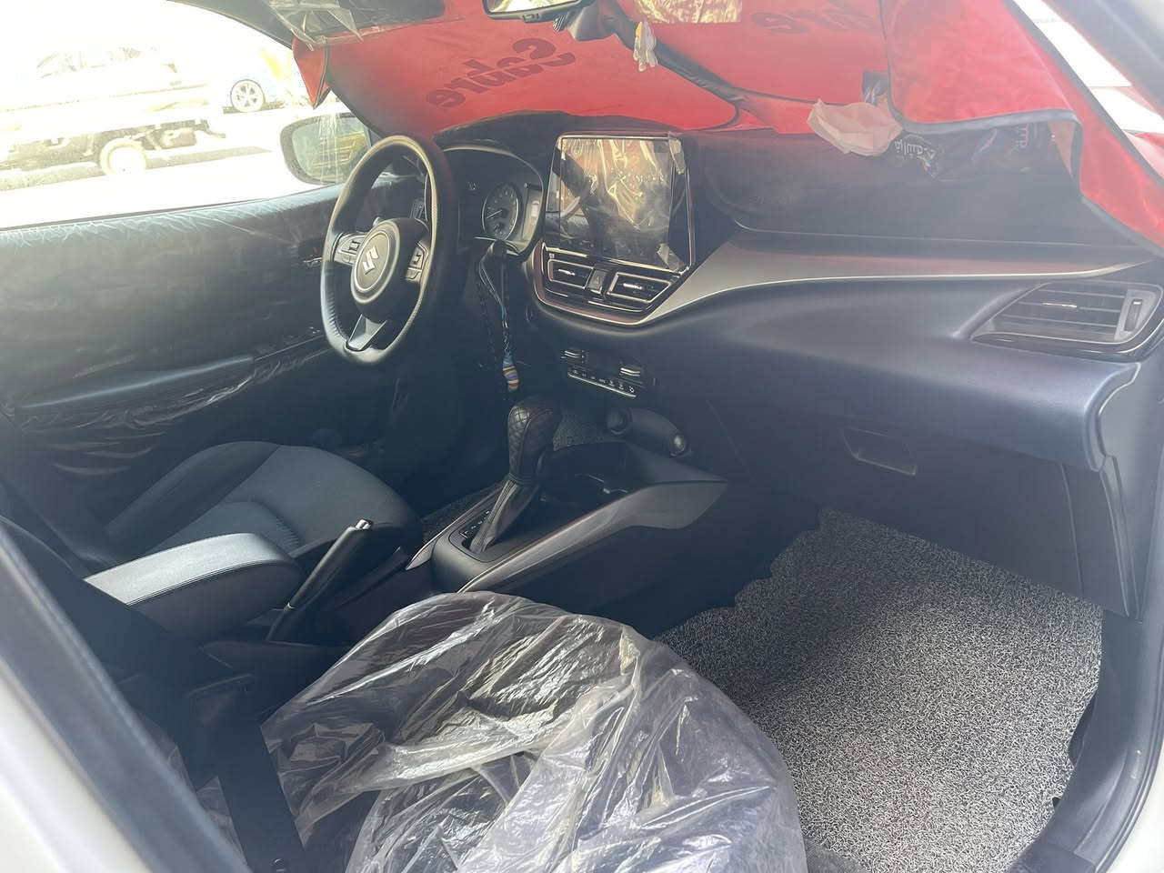 سازوكي بالينو 2024  ماشية السيارة 19 الف قابل للزيادة  بيها رصعه بالباب خلف السايق وفوك فتحت البانزين السيارة جديدة ونضيفه جدا  حساسات وكامرات خلفي امامي وشاشه بحجم كبير

*********** للاستفسار

السعر 135 وبيها مجال مكان السيارة اليرموك
