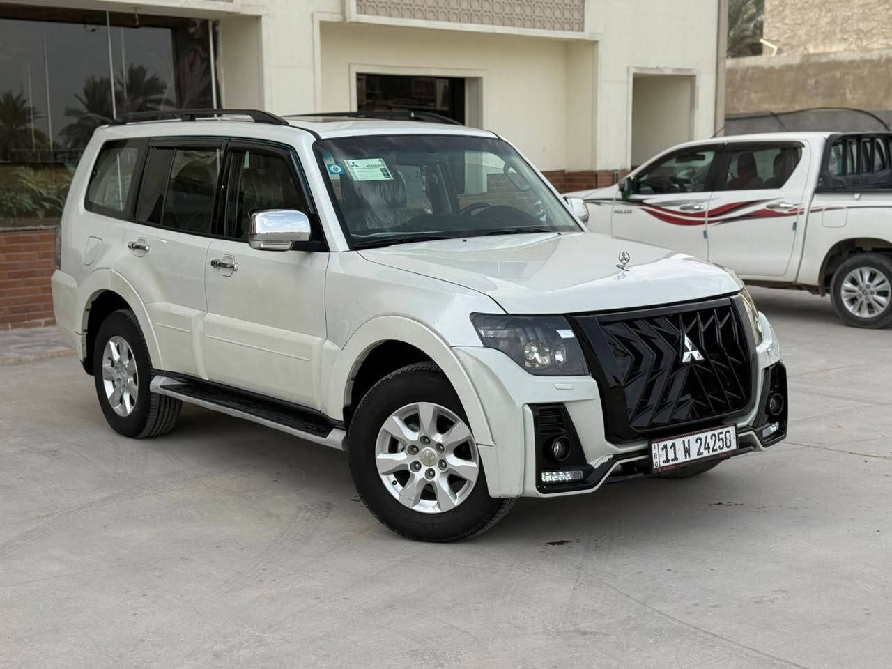 سلام عليكم للبيع  باجيرو حبتور 2014 ماشيه 130 حقيقي فول مواصفات أعلى فئة مواصفات فول واحد ع واحد  لون ابيض صدفي حجم المحرك 3500 رقم بغداد  بسمي مشروع واطني تحويل مباشر سياره بيه قطعتين ونص صبغ فقط اثر شخوط خليجي السياره جديده مال جناي فورويل  كشنات جلد  كهربائي دتفئه تبريد  اشارة بل مري شفط تحكم ستيرن ثلاثا جها فتحه  تبريد ثلاث قطع حساسات خلفيه زاد ثلاجه تخم تاير كير مكينه حداديه خير من الله سياره جديده لوك محرك 6 لسعر 147  *********** مكان السياره  بابل
