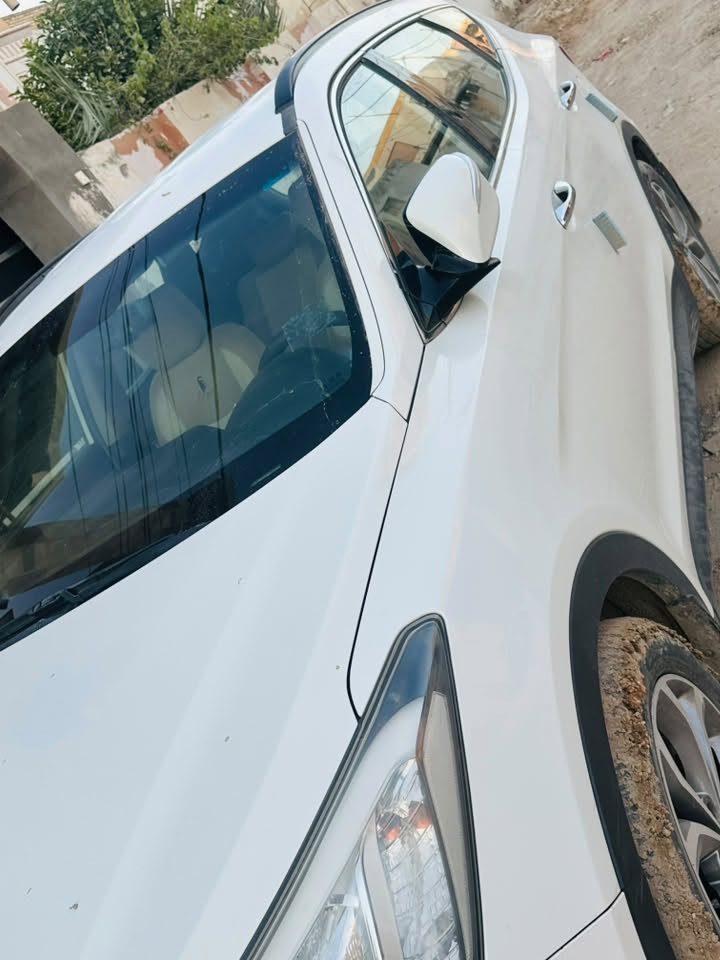 السلام عليكم
سنتافي ٢٠١٤ خليجي ٣.٥ 
٦  سلندر  بيهة جاملغ مصبوغ فقط 
السعر ١٥٠ 
***********
