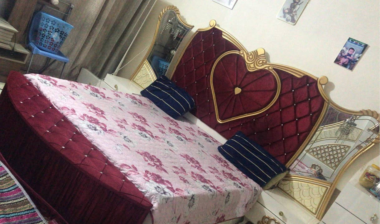 غرفه تركي 10 قطع نضيفه اي ضرر مابيه السعر خاص العنوان بغداد العبيدي *********** الشراي يتصل
