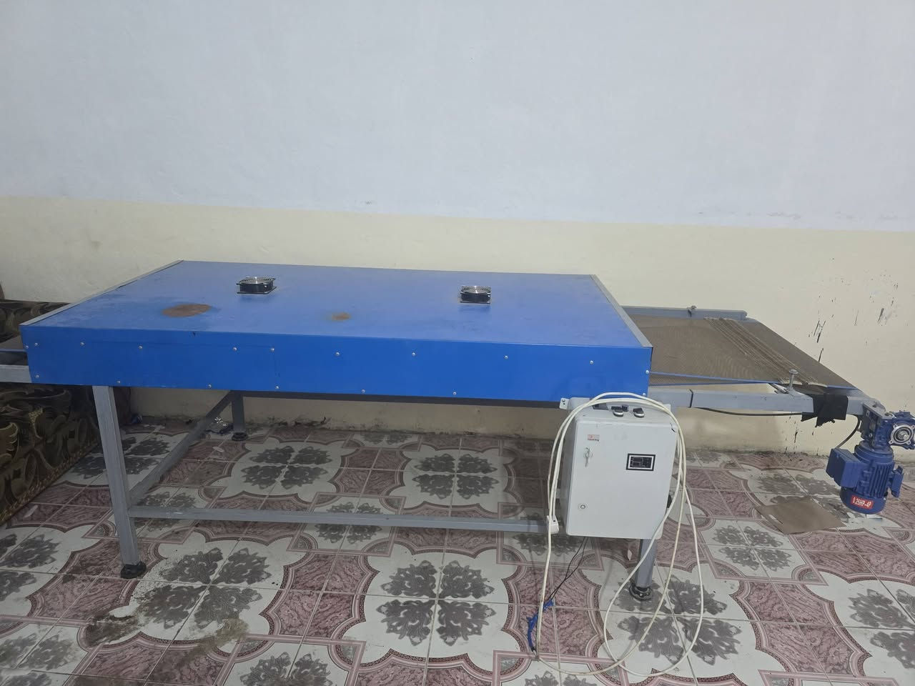 منشف إيراني مساحة متر في ٣متر
متعدد السرعات السعر مليون ونص وبيه مجال 
***********
