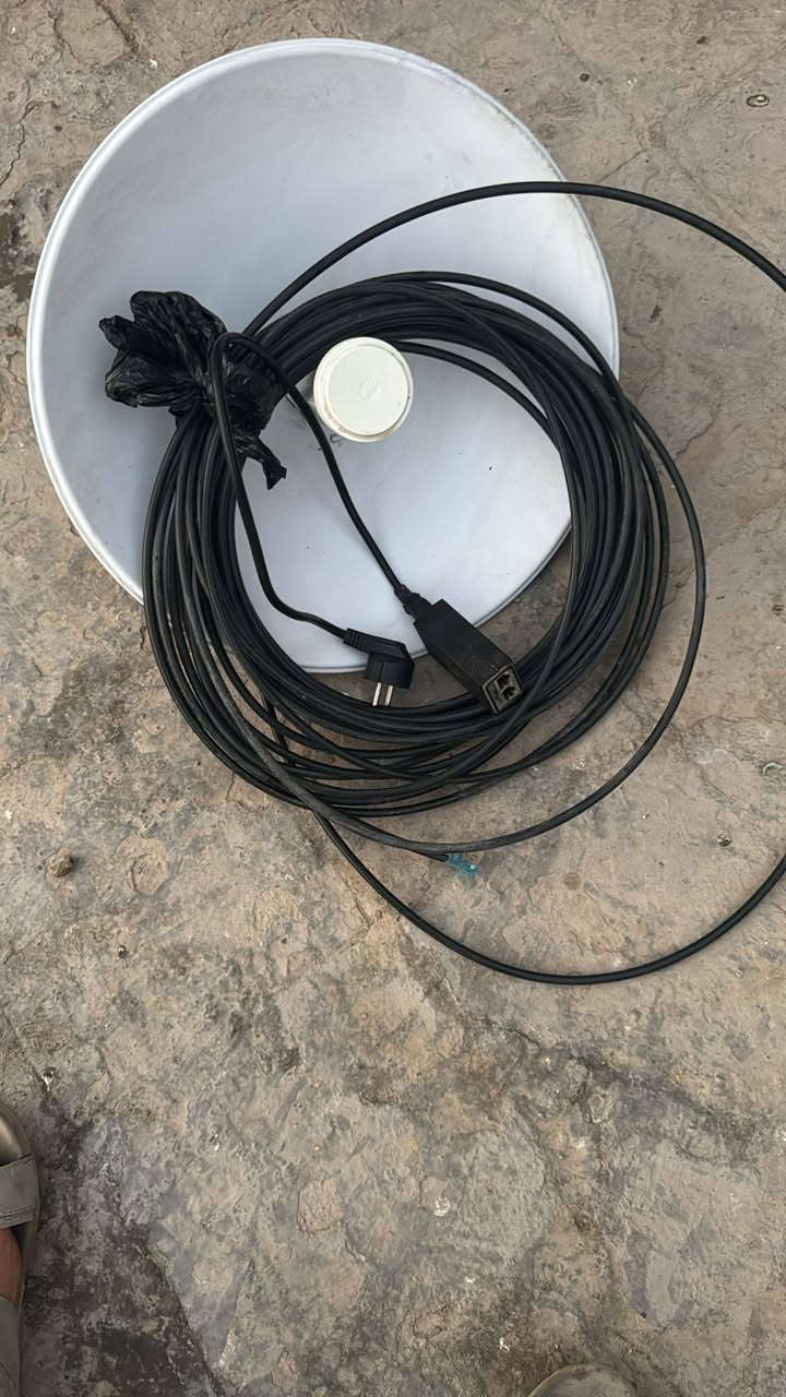 واير 20 متر زائد شاحنه نانو شرط الفحص السعر 50  بدون راوتر


**إذا كنت صاحب هذا الإعلان وتريد حذفه لأي سبب، رجاءا أرسل رسالة إلى الدعم الفني**