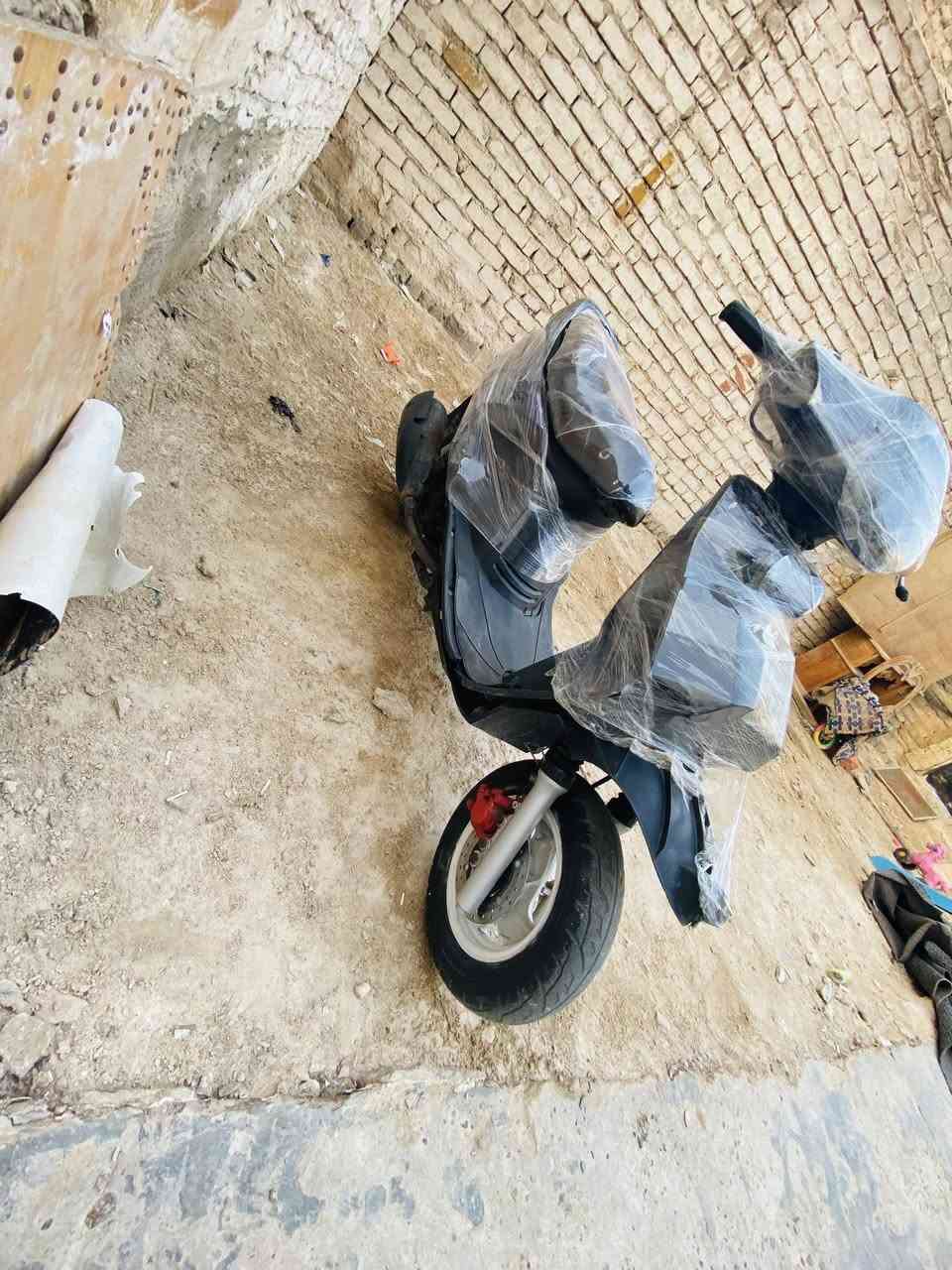 سلام عليكم شباب دراجة فراشة للبيع السعر 350 وبيها مجال قليل الشرايط اللي يتصل على الرقم ب نقرأ سلف Hinder شغال رغم عايز الدراجة بس كفر قدام ***********
