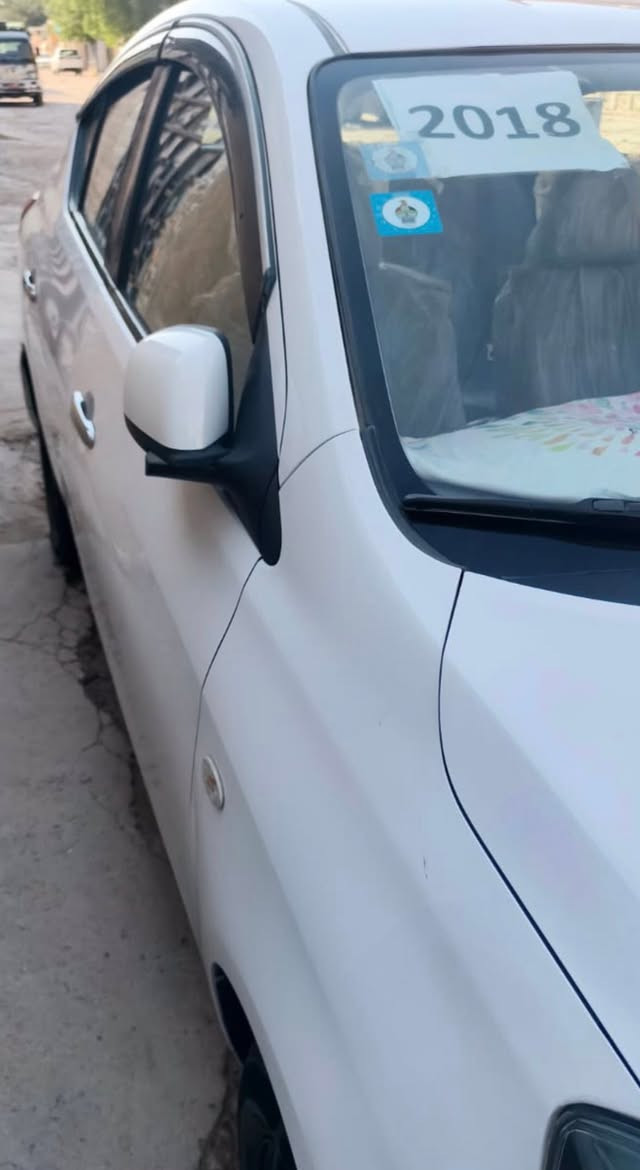 سلام عليكم
نيسان سني 2018 هندي اصلي ابو بليته زركه سياره مكفوله كفاله عامه ما عاده صبغ دعاميه للجماليه سياره بسمي 
السعر 98وبيهاء مجال 
***********
