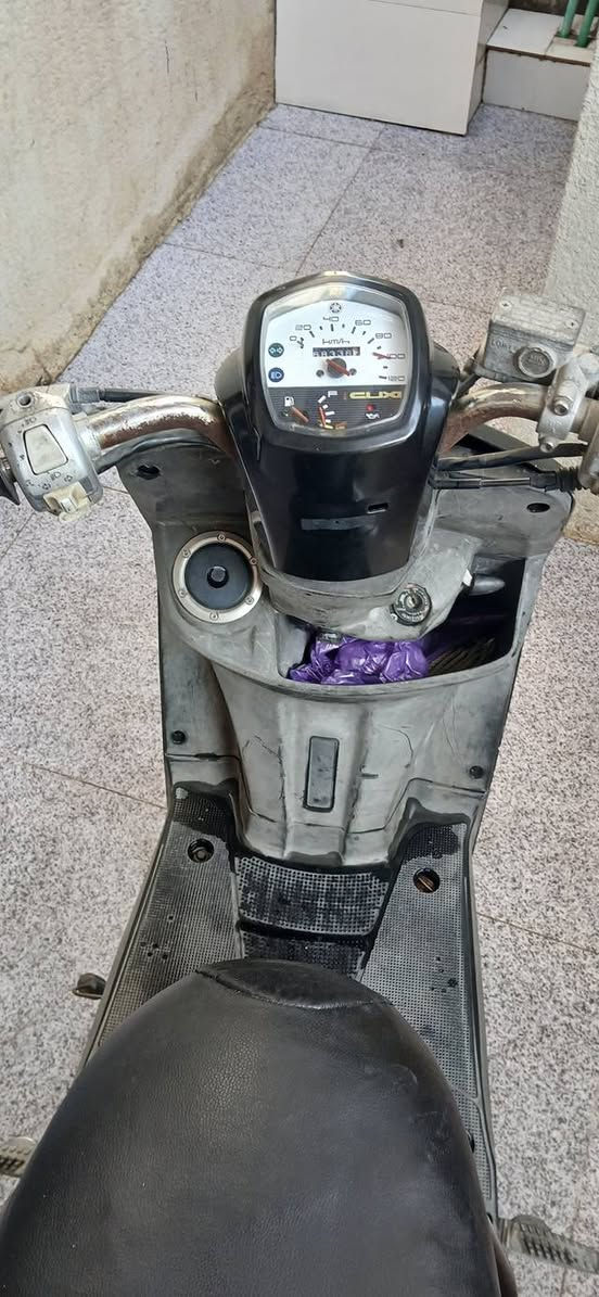 سلام عليكم درجه بوليس كابريته ملاح مكينه ما مفتوحه برغي  ستان نص ستان صفح شاير شغلاه لايت عالي ناصي حساس مال صطاب ولصطاب هم شغال كيج بانزين تشتغل سلف وهندر  قفال مال صندوك ومال سكان سعر ٨٠٠٠ وبها مجال مكاني البصره حي شرطه مقابيل المعارض الحديثه السايارت رقمي ***********
