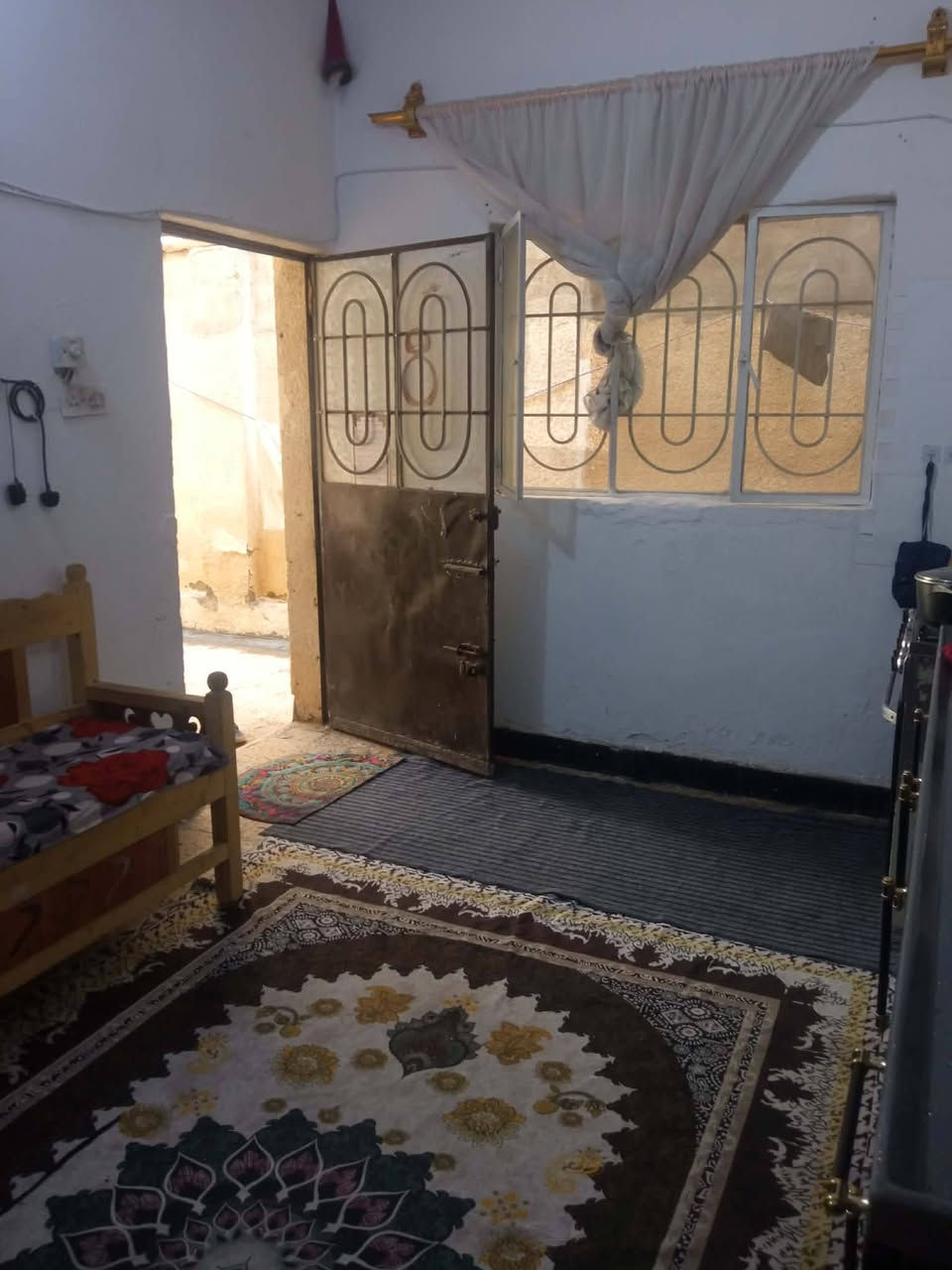 بيت في كريطعه 156متر سند زراعي قرب اسواق علي حسان السعر 90 وبيه مجال بسيط الاتصال على الرقم ***********
