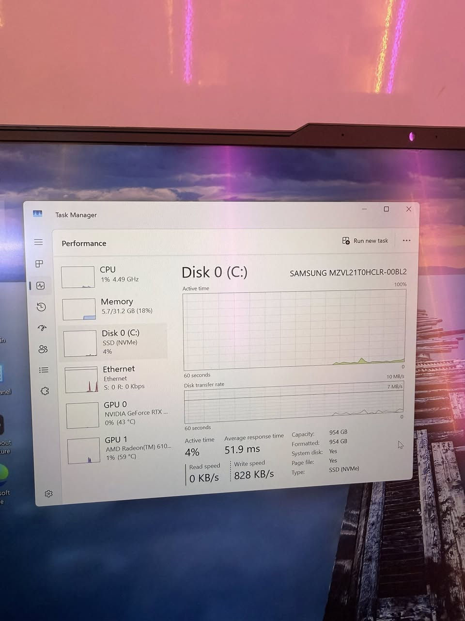 Lenovo legion 5 للبيع
معالج/ AMD  Ryzen 7 7745HX
رام/ 32GB 5600
هارد/ Samsung 1TB nvme m.2
كارت شاشة/ RTX 4070 8GB
كيبورد/ 100% RGB 
شاشة ١٦٥ هرتز 
الملحقات/ شاحنه فقط 
ملاحظة/ دكمتين فقط بالكيبورد مشلوعات من مكانهم - الدكمة موجودة وتشتغل طبيعي 

السعر 1,600,000


**إذا كنت صاحب هذا الإعلان وتريد حذفه لأي سبب، رجاءا أرسل رسالة إلى الدعم الفني**