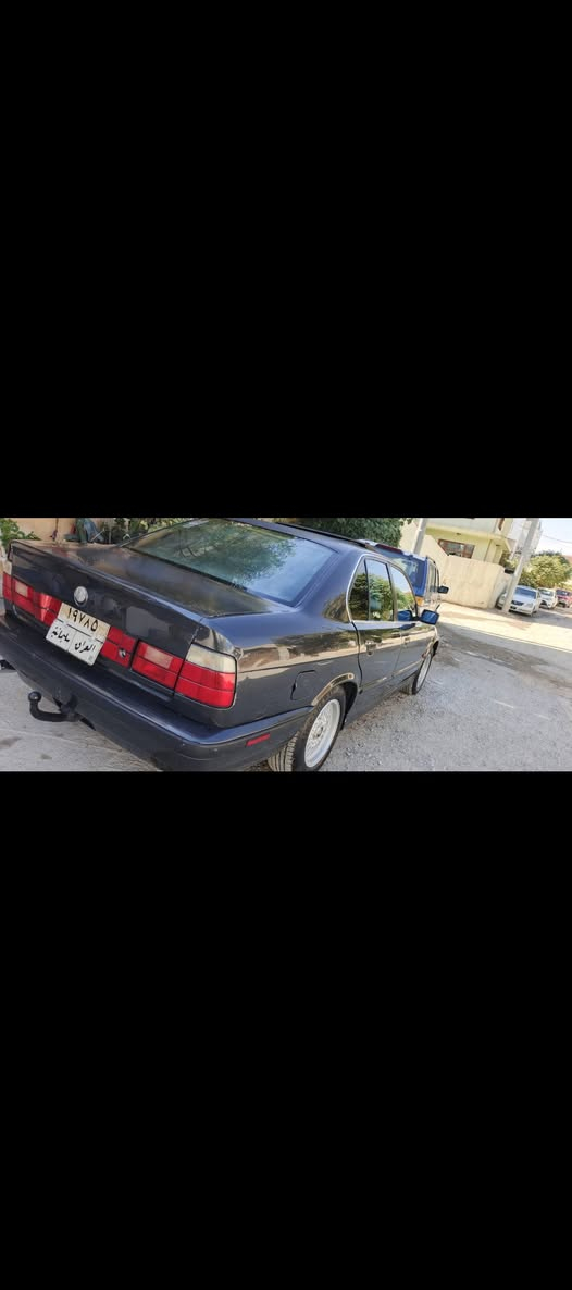 ‎BMW.525    شتتيكى پاكو جوان  موديلى ١٩٩٠ گير عادى *********** مکینە ٢٥  دوای کەبسە بیشی تۆزێیکی هەیە‎ السليمانية, العراق
