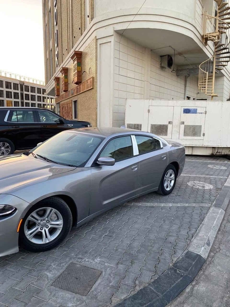 بسم الله الرحمن الرحيم 
جارجر ٢٠١٩ ادوات ادوات دخول جديد مرقمة شمالي طبق الاصل سنويه ل٢٩ مكصوصه قماره فقط كير طياره مكينه ٦ سلندر ٣٦٠٠ بصمة تشغيل بصمه بيبان مكينة وكير وحداده وتبريد وتدفئه حت بالكشنات كله كفاله ترايها الاربيل سياره احلى من الصور 
السعر ٦٧ وبيها مجال للطيبين.
البصره/***********
/*********** البصرة, العراق
