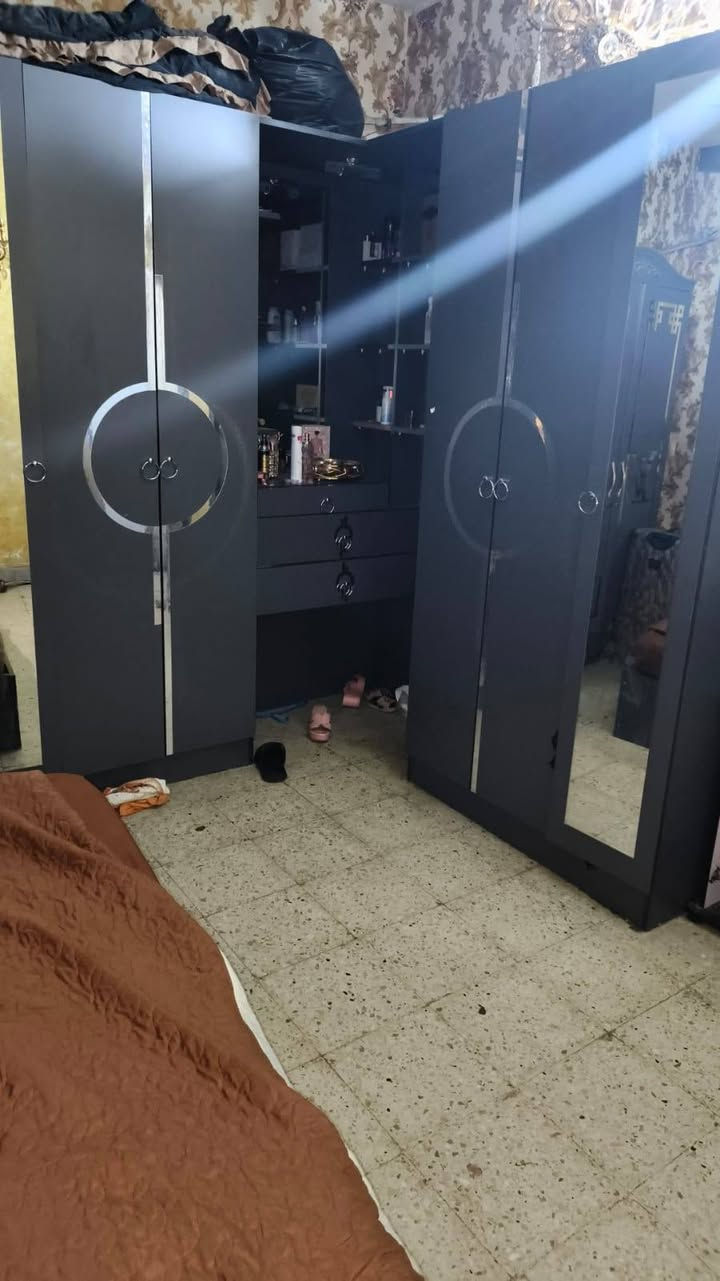 سلام عليكم غرفه تركي للبيع ٦ بيبان العنوان البياع شارع عشرين*********** متواجد واتساب
