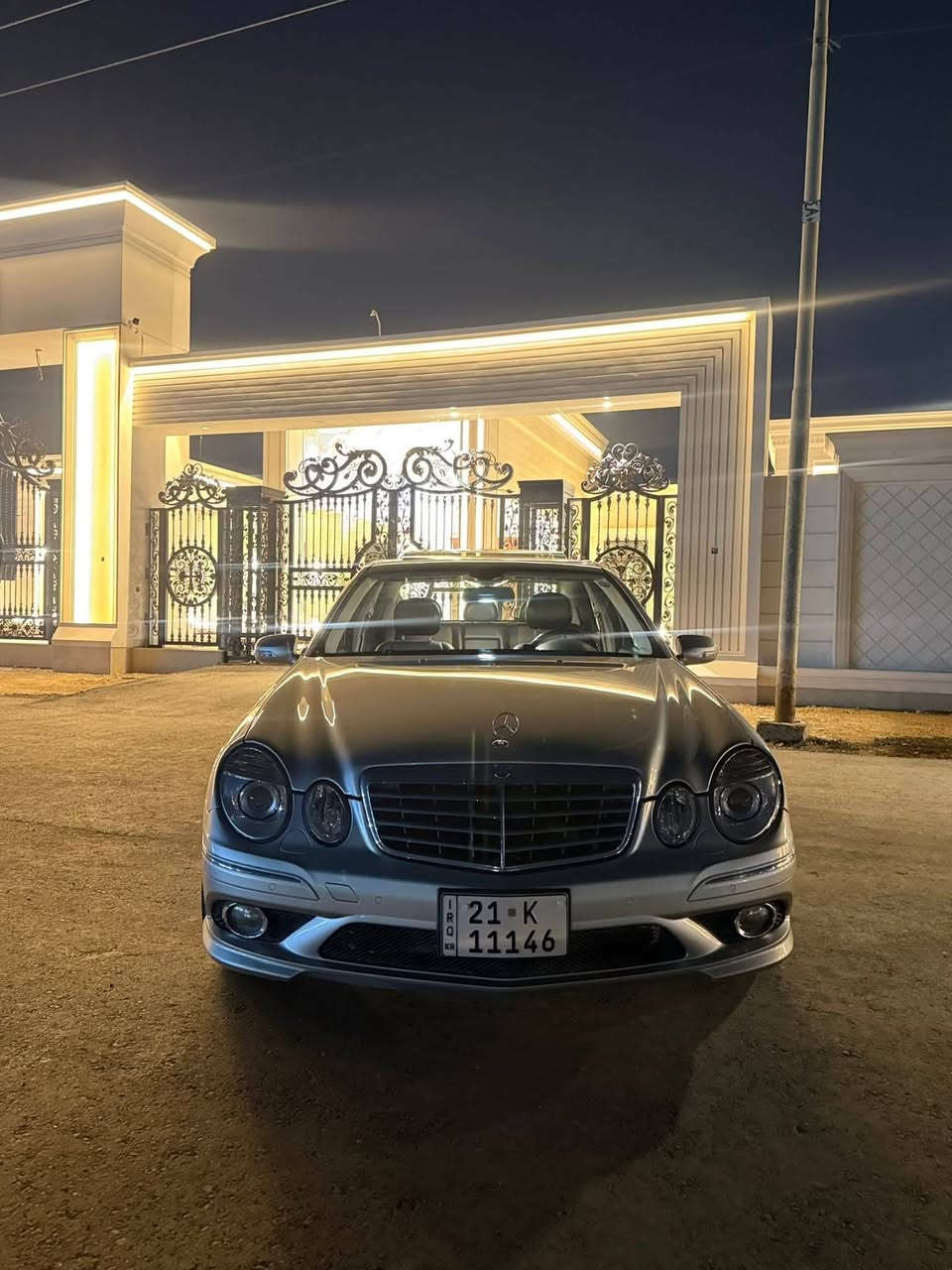 سلام عليكم 
E350     2005
الي يدور جديد وفول مواصفات 
***********
المكان بغداد  جكوك
