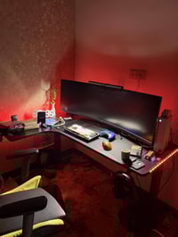 ميز للبيع السعر 100الف 07840703080