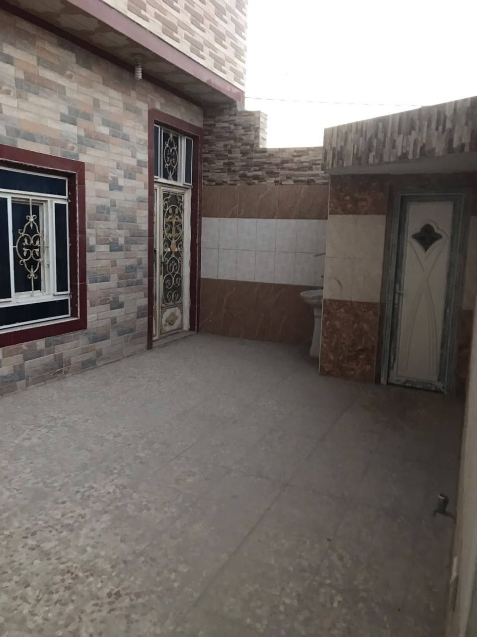 دار للبيع زراعي
نقل اسهم 

منطقه حي الاعلام
اول فرع المخازن
مساحه 200م طابقين
مسلح بناء درجه اولى
يتكون البناء من 4غرف مع صالتين مع استقبال مع صحيات ادخل وخارج
شارع مقرنص ومجاري
السعر 130
للاستفسار مراسله الصفحه
او اتصال ابو احمد
***********
***********
