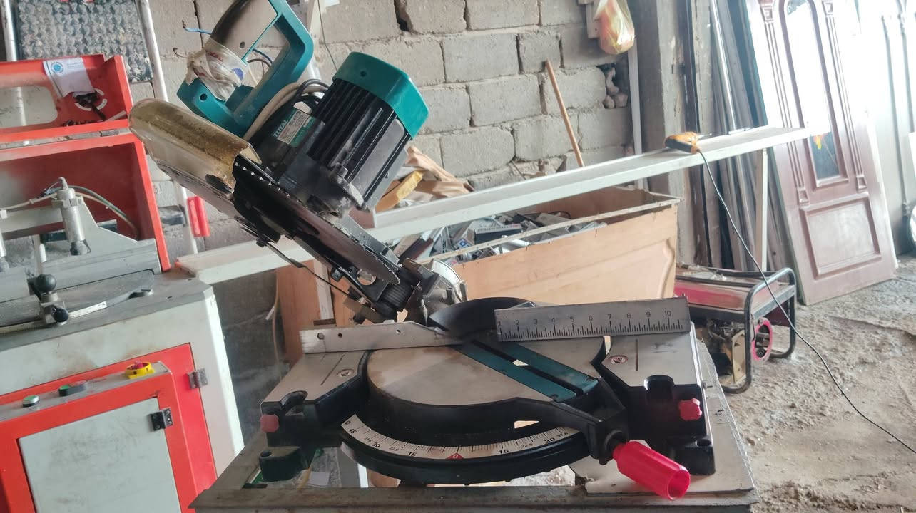 كتر الالمنيوم ومتعدد الاستخدام اخو الجديد برشلز توتال ب٢٥٠ مكان بابل على فحص ***********
