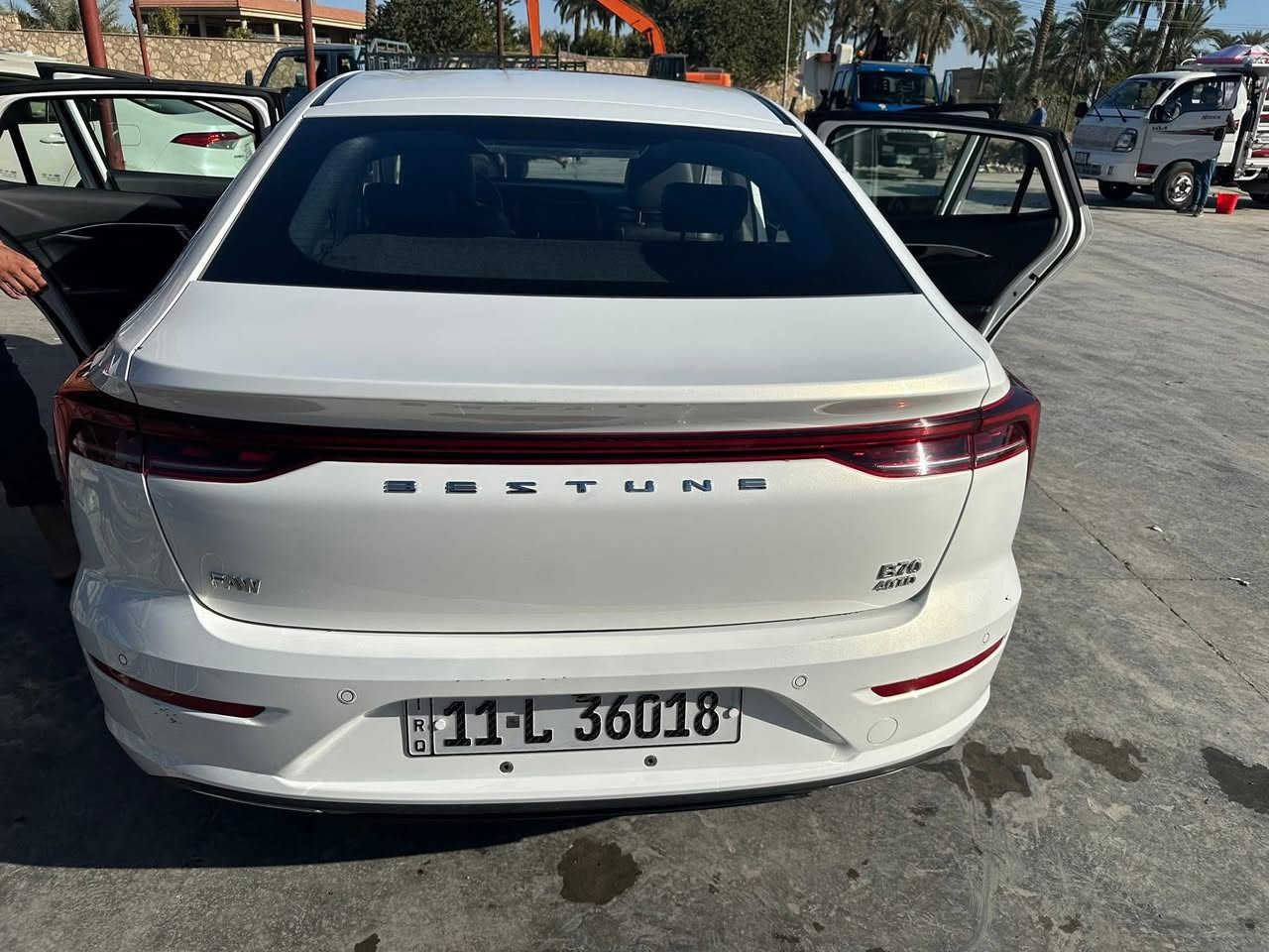 السلام عليكم ورحمه الله
اخوان فاو b70  لكشري سبورت سياره فول للأخير مكينه 2000 تيربو معروفه مواصفات الفول
السياره امتاز الماني
كامرات ٣٦٠
اوتو ستوب
اوتو درايف
اوتو بارك
ماسحات تشغيل الي
لايت اوتو
حساس امامي خلفي وجانبي
رادارات 
بانوراما
الداخل جلد
أشاره تتبعيه
اشاير بالمري
كشنات تدفئه تبريد
قطعتين تبريد
وبعد بيها هواي مواصفات
السياره بعدها بضمان الشركه 
تحويل مباشر

 السعر 155مكاني بغداد
 للاستفسار ***********
