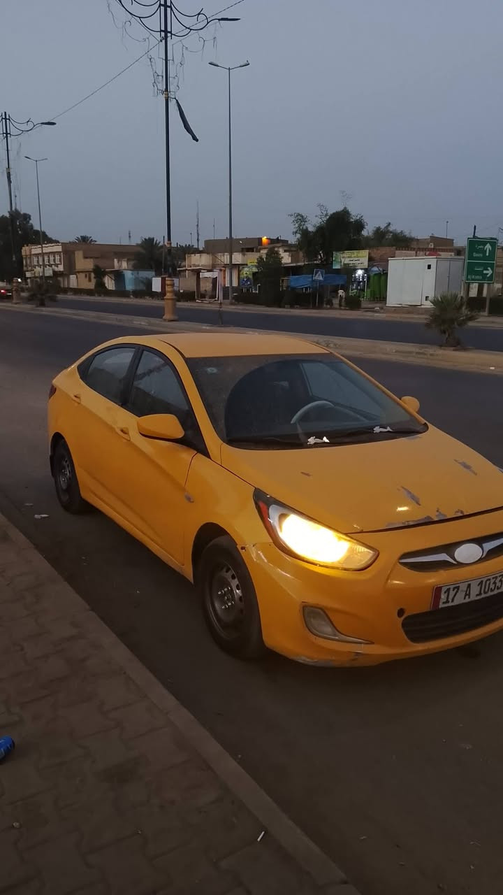 سلام عليكم اكسنت خليجي مديل٢٠١٤ 1400  للبيع كير ومكينه شرط  رقم مثنى مداور السياره تبريد وي سويج وثلج بيها بنيد مبدل فقط لباقي كفاله لا ضربه عابره ولا معجون أو تبديل  مكان سماوه السياره ريدها ب75وبيها مجال  ***********
