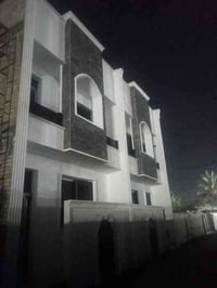 السلام علیکم للبيع بيوت خمسينات قيد النشاء حسب القناعة صالة ومطبخ وخدم...