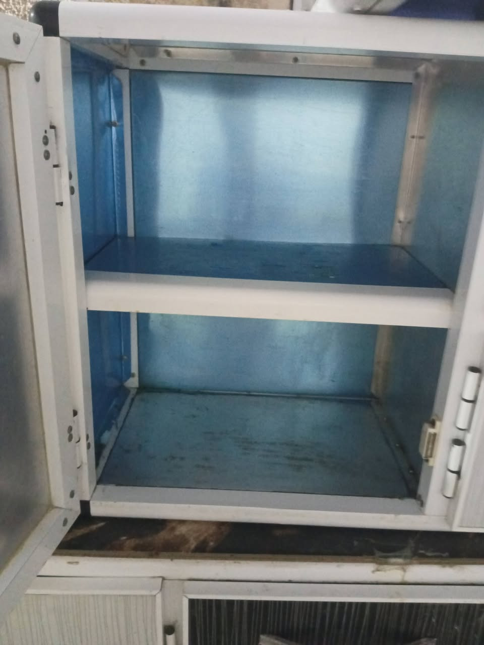 كاونتر للبيع نضيف مو سوكي تفصال اصلي ابو زاويه ثلاث قطع اريد ابيعه لغرض التبديل مكاني بغداد ***********
