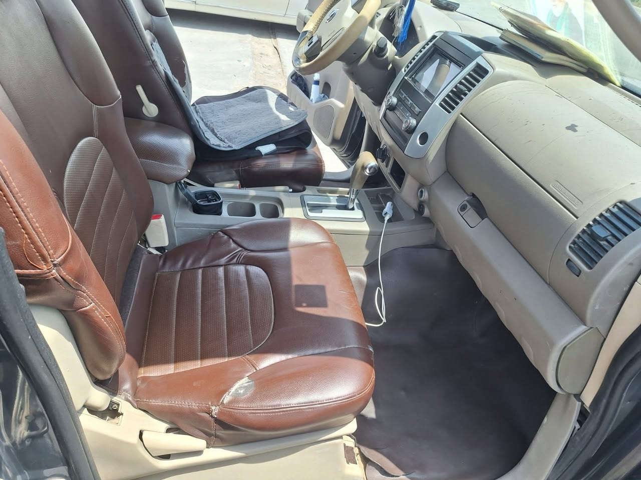 سلام عليكم 
نسيان اكسترا موديل 2009  
وارد خليجي فورويل تخم تاير جديد حداديه زينه بيهة ضربه جاملغ وشويه من البنيد بل عراق 
 سعر 85 وبيه مجال 
للاستفسار الاتصال على الرقم 
***********
***********
