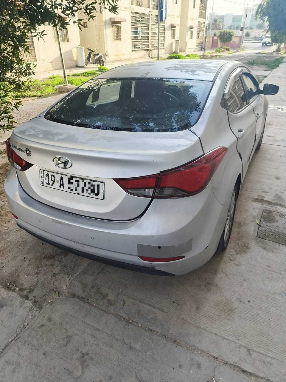 النترا 2015 خليجي محرك 1600مبدل بي كازكيت رقم كربلاء باسمي سنوية 2030 سيارة لونها جارد بدون فتحه بالقمارة وبيها طخات موضحه بالصور وكل شي شغال بيها مكاني كربلاء سعرها 89 ورقة وبيها مجال 
***********
