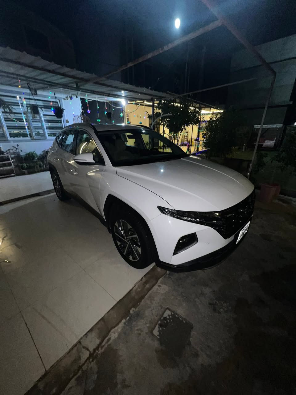 سلام عليكم ورحمة الله وبركاته
🚗 للبيع 

Hyundai Tucson 2024 
هيونداي توسان موديل 2024

🌍 المدينة –  ديالى —دلى عباس 

•   🛣️  المسافة المقطوعة    - 70 الف كلم 
------------------------------------------------------------ 

💰 السعر:  212$ وبيها مجال 
✅ المواصفات : ماعده الفتحه 

🎨 اللون: أبيض
📍 الممشى:70,000كم
⛽ محرك 2.0 لتر بنزين
🔩 4 سلندر
⚙️ جير أوتوماتيك
🛞 دفع رباعي AWD
💿 جنوط 19 إنش
⭐ الحالة ممتازة جداً
✅ بدون حوادث
🌍 وارد خليجي
🛡️ مكفولة كفالة عامة

• شاشة لمس حديثة
• Apple CarPlay
• Android Auto
• بلوتوث
• كاميرا خلفية
• حساسات أمامية وخلفية
• تشغيل بصمة
• دخول ذكي (Smart Key)
• مثبت سرعة
• تحكم بالمقود
• شاشة معلومات متعددة
• مكيف أوتوماتيك
• مرايا كهربائية قابلة للطي
• إضاءة LED أمامية وخلفية
• فرامل ABS
• نظام الثبات الإلكتروني ESP
• نظام مانع الانزلاق
• مراقبة ضغط الإطارات TPMS
• وسائد هوائية متعددة
• منافذ USB وشحن للأجهزة
• مقاعد مريحة وعملية
•السياره تقريبه بيها بلـ20 حالوب مامبينات مطشرات على البنيد والمقاره والباب وجاملغ 

•رقم الهاتف لتواصل ***********

