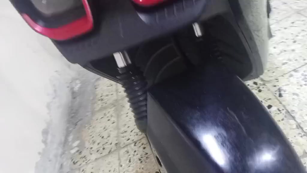 السلام عليكم 
دراجا شحن للبيع 
نضيفا  صارله شهرين 
الستفسار عل رقم الهاتف 
***********
***********
