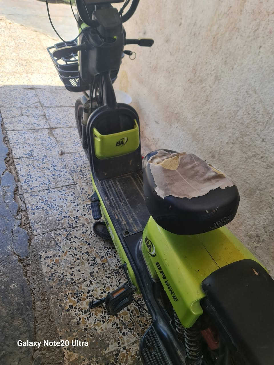 لام عليكم دراجه شحن للبيع سرعتها 55 بطارياتها نضاف فول تايرات جدد دراجه نضيفه مكانها ابو غريب سعرها 250وبيها مجال بصيط للطيبين تعال وتدلل ***********
