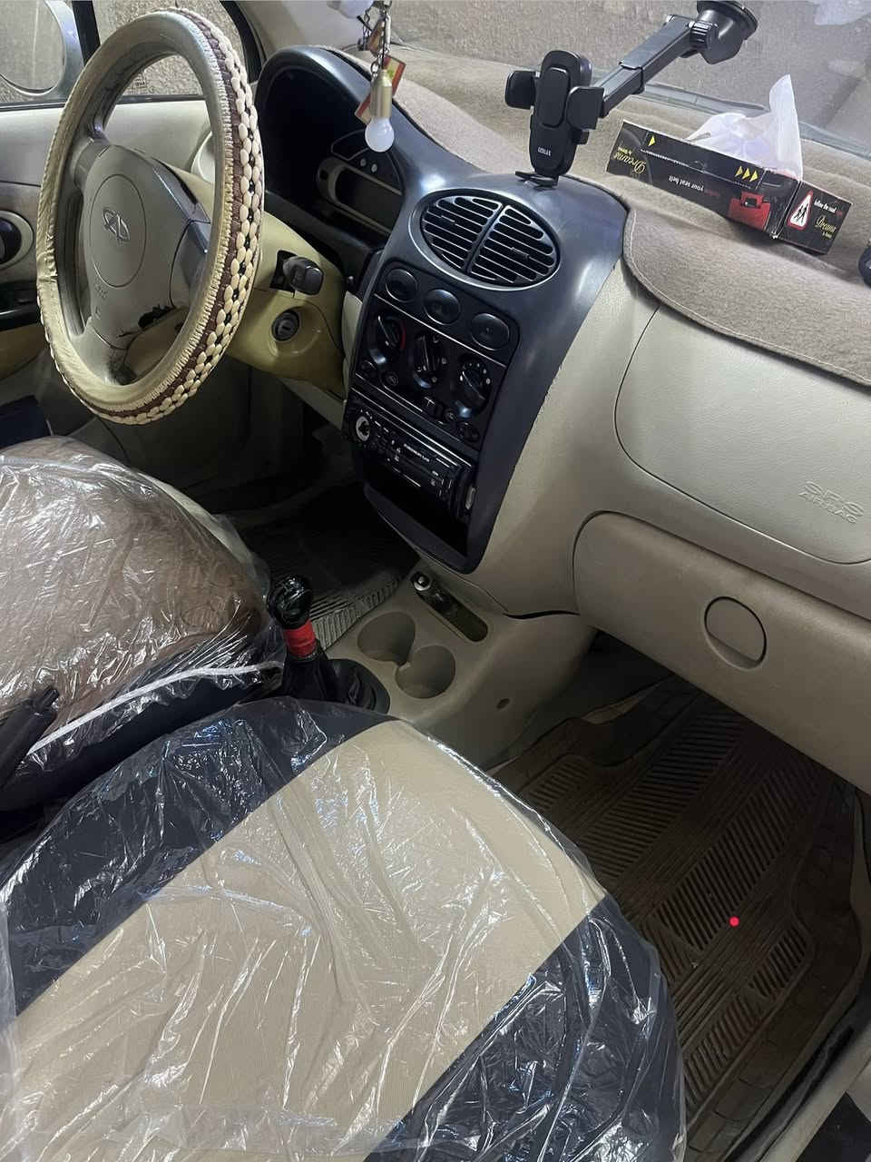 السلام عليكم 
للبيع كيوكيو موديل 2009 كير عادي بلاديه رقم بغداد سنويه لل2028  سياره حلو رايدها 32 وبيها مجال بسيط للاستفسار ***********
