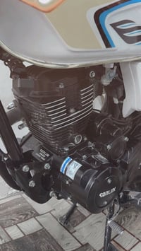 دراجه يراني. 5 كير ما صار هواي من خذتها دراجه جديده. كلش سعر 900. 0777...