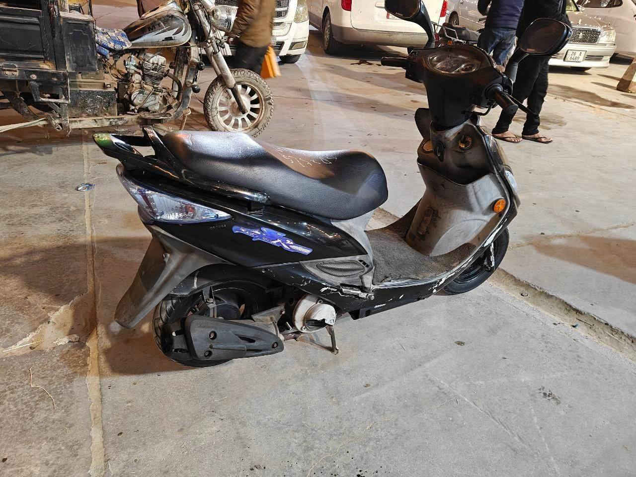 كامكو جي فور صار اقل سبوع طالعه من حاويه  مكاتبتهة موجوده دراجه كارتون كارتون برغي ما عايزه دراجه نضيفه حيل ***********
