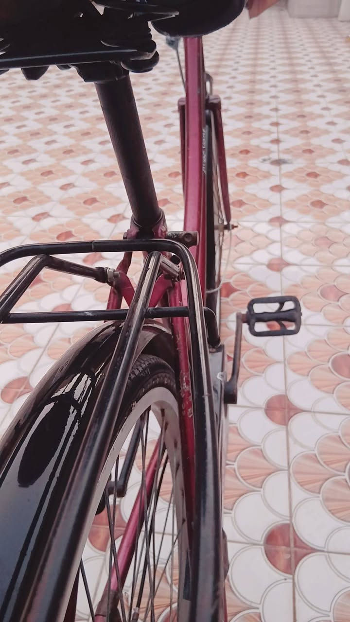 سلام عليكم باسكل لبيع حجم 26لون ماروني الباسكلحاويه ياباني جديد مكان شطره ***********بي واتساب
