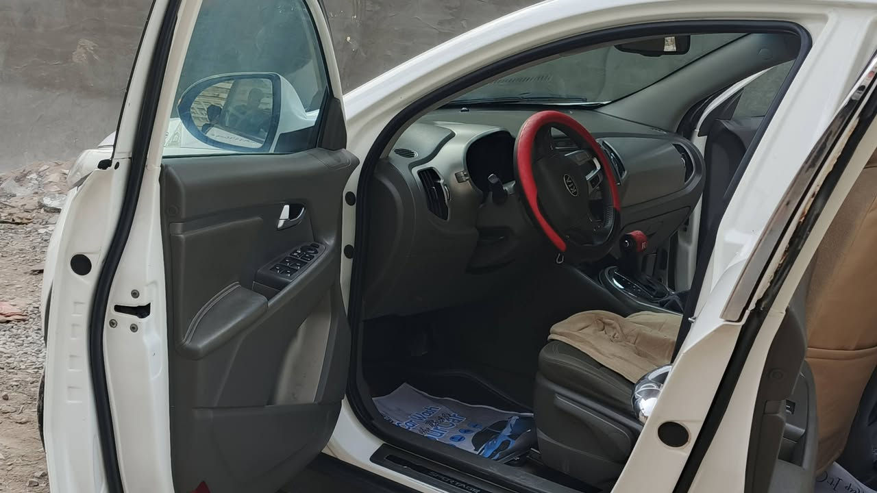 سلام عليكم ورحمة الله وبركاته  سياره سبورتج للبيع مديل 2012 خلييجي السياره فول مواصفات ما عده البصمه ولسياره نضيفه ملاحضه الي يريد يستفسر عنهه الاتصال عله الرقم *********** العنوان بغداد سوك حي النصر  سعرهه السياره 150 وبيهه مجال لطيبين
