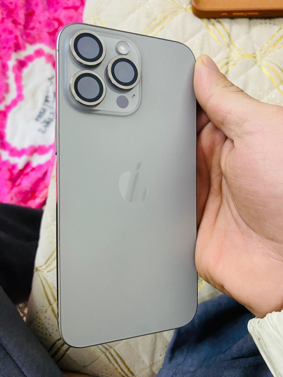 السلام عليكم
15 برو ماكس للبيع ماستر AAA الجهاز نضيف كلش بمعنه الكلمة تجي وتشوف بعينك بطاريه ستوهه نزلت 88 بلاديه كارتونه وغراض موجوده السعر خاص ماعندك تجي تاخذه بلاش بس لا تكسر بي *********** واتساب فقط
