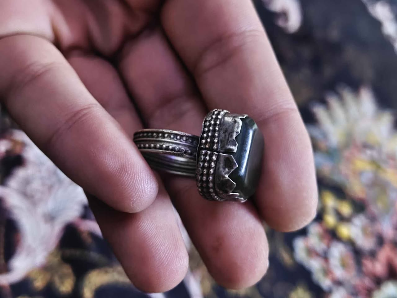 للبيع خاتم يشم يماني قديم صياغه سبع معادن وجزع يماني النجف, العراق


**إذا كنت صاحب هذا الإعلان وتريد حذفه لأي سبب، رجاءا أرسل رسالة إلى الدعم الفني**