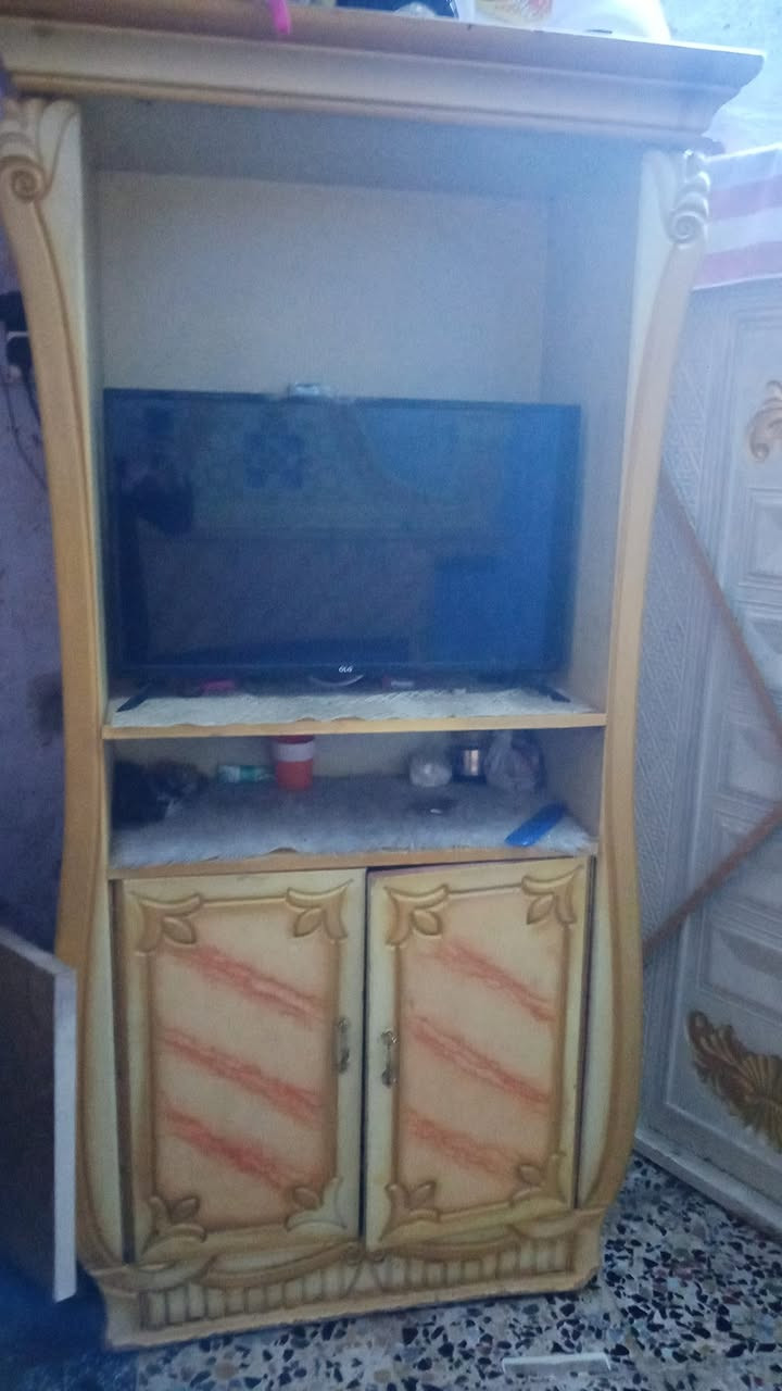 غرفه اخشاب ماليزي للبيع ب400وبيها مجال للاستفسار الاتصال ***********واتساب فقط
