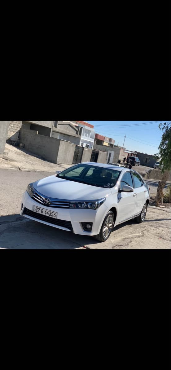 Toyota corolla modil 2015
بيكاشؤ مه كينه 20
١٢٢هه زارى كيلؤمه تر رؤيه 
هه موو گيانى له سه ر بيلاديه 
سه نه وى هه هه زى نويه 
سه ياركه يه ك هه زار مسرف نيه 
ته نا دوو جيكاى بجووكى سوخه له سه ر شخوت دوو دارگاى لاى سه كنى له سه ر شخوت سبووخه ما باقى هيج هيج نيه ده عام لؤ ده عامىى بيلا ديه 
*********** 
 ١٣٧سعرى أربيل, العراق
