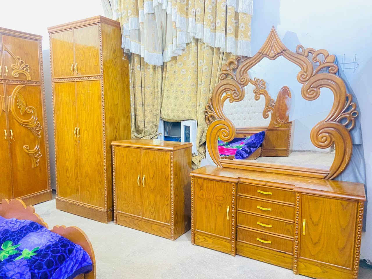 يتوفر غرف نوم اشكال ديكورات صاج عراقي حطاطه و كناتير أبو 6 ملحق طابقين 
أبو 4 جديد مو مستخدم 
بسعار مناسبة 
ونقل وشد مجاني واصل لباب بيتك 
عنوان الرمانه البعبيد 
***********/ بي وتساب
