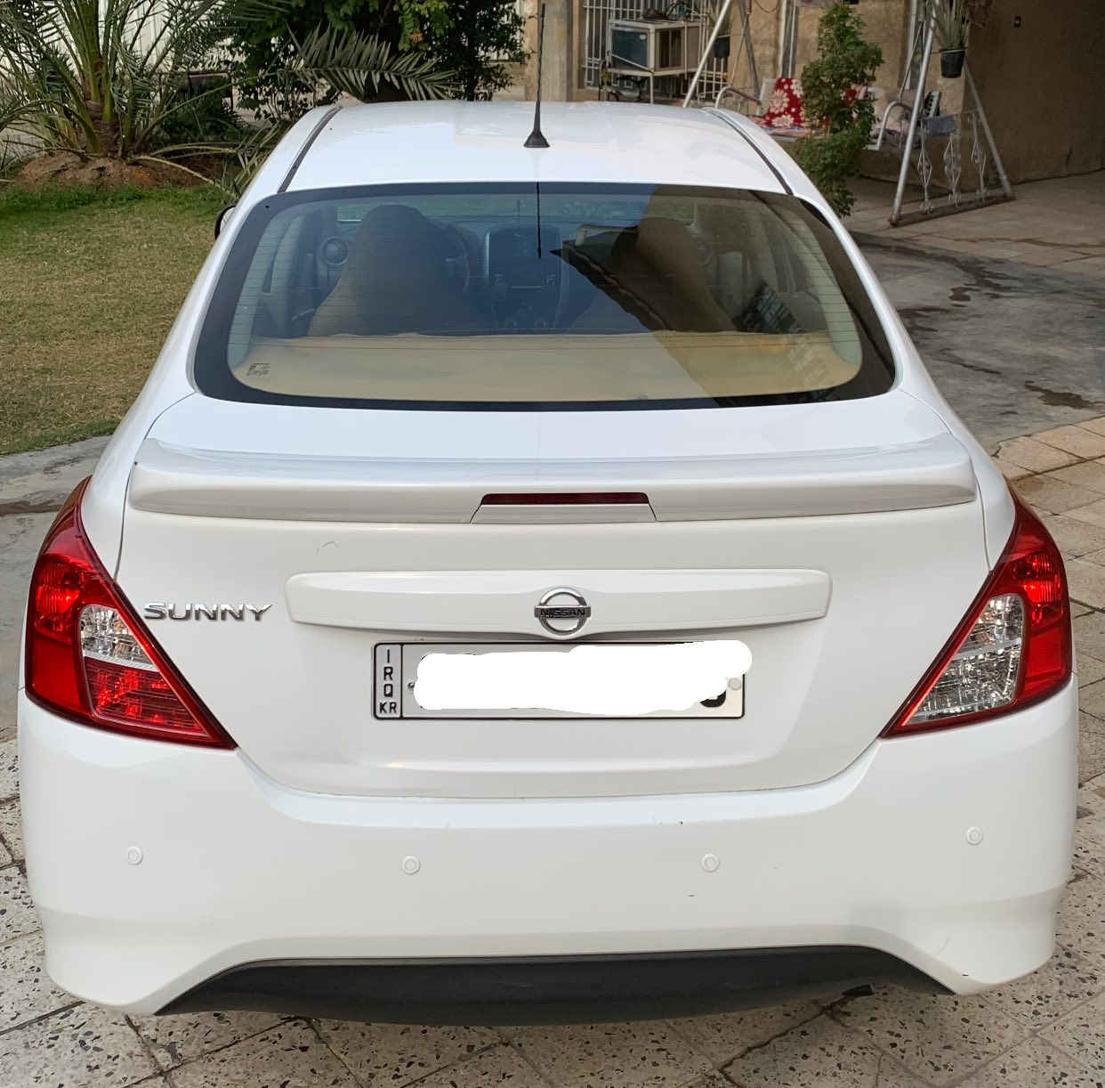 سلام عليكم نيسان سني هندي موديل 2021
ماشيه (108الف  )

كير مكينه مكفولات تبريد ثلج تخم تاير جديد السياره احلى من الصور والسونار مرفق ويا الصور  
  سبير السياره منزل ع وضع شركه  والكبات موجوده السياره بالكامل مدوشمه 
مواصفات
 تحكم ستيرن
حساسات خلفيه
مانع انزلاق 
سبايد خلفي

السعر 114 بيهه مجال 
مكاني سياره  بغداد /  الكرخ
رقم صاحب سياره ***********
