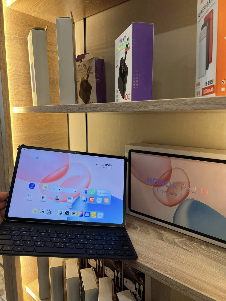 HONOR Pad 10 Papermatte 🩶
جهاز كلش حلو وبشاشة ورقية ❤️‍🔥

بسعر 425 الف فقط مع كامل ملحقات 🔐🥰

الذاكرة 256GB

الرام 8GB+8GB=16 GB 

المعالج Snapdragon 7 Gen 3

تردد الشاشة 120Hz

حجم شاشة عملاق 

بطارية 10100mAh

تنسى شي اسمه شحن 

مع الكيبورد وكامل ملحقات

المكان موصل 

حي الميثاق 

***********
