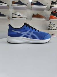 اسكس جل اصلي اورجنال ▪️قياس 40---25.5 cm طول القدم  👟 طبي وزن خفيف مري...