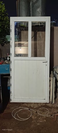باب المنيوم • ١م×٢م١٤سم • مجال قليل
