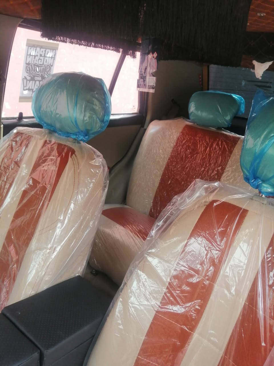 السلام عليكم ليفان للبيع بيها كابون مقدمه 20 وبل شهر ورقه قفل 35  ورقه سياره كدام العين مراسله الصفحه او الاتصال على الرقم ***********
