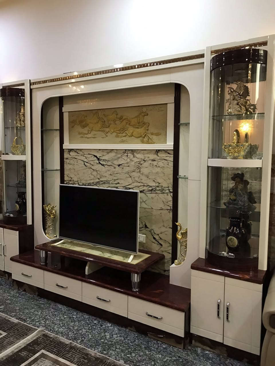 السلام عليكم 
معرض للبيع السعر ٣٠٠ وبي مجال


**إذا كنت صاحب هذا الإعلان وتريد حذفه لأي سبب، رجاءا أرسل رسالة إلى الدعم الفني**