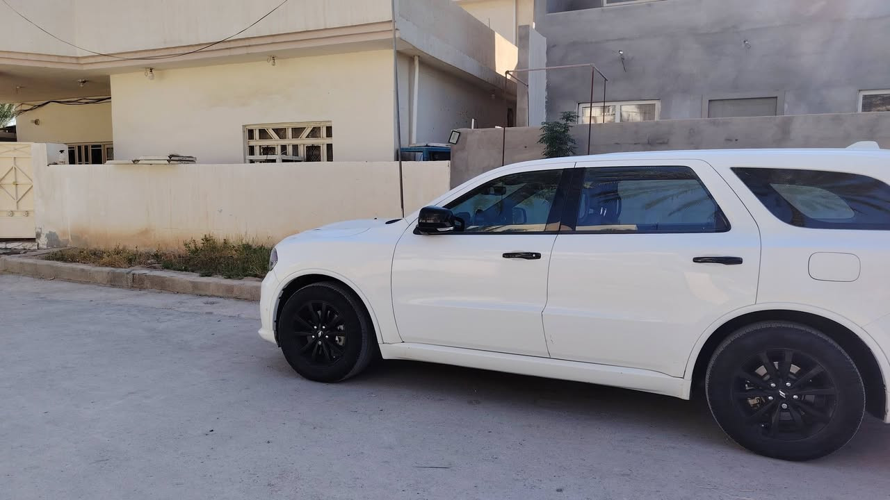 دوج دورنكو ٢٠١٩ RT BLACK TOP VIP
اقرأ التفاصيل كاملة... 
رقم بغداد فول مواصفات : 
محرك هيمي 5700 
بچم SRT  بنيد فتحات
٦ راكب 
تو ويل دفع خلفي المرغوب 
فتحة سقف
كشنات جلد vip سياحي {الكشنات الخلفية بيهن فرس وسطي} 
تشغيل عن بعد
باب الصندوق يفتح و يغلق عن بعد
كير طيارة
شفتات كير عادي بالستيرن
تدفئة وتبريد كشنات امامية خلفية مع تدفئة ستيرن
تبريد ٣ قطع
نظام سماعات هارمن كاردن متعدد
الكشنات الامامية اثنينهن كهربائيات 
و الاستيرن كهربائي
رادارات جانبية–خلفية ونقط عمياء
مرايا قلاب
حساس خلفي مع توقف ذاتي emergency
حادثها خفيف وصور الحادث بالتعليقات و بالعراق انرصعت باب السايق رصعة بسيطة وبدلتها تفصيخ بلادي نفس اللون بدون صبغ
مكان السيارة ديالى بعقوبة
السعر  ٢٣٨
وانتبه لمواصفاتها وتفاصيلها ولا تقارنها بالمهجومات او اللي بدون مواصفات 🤝🏻 
الرقم *********** و متوفر واتساب
يرهم مراوس ببيكم هايلوكس أو رام لون ابيض

