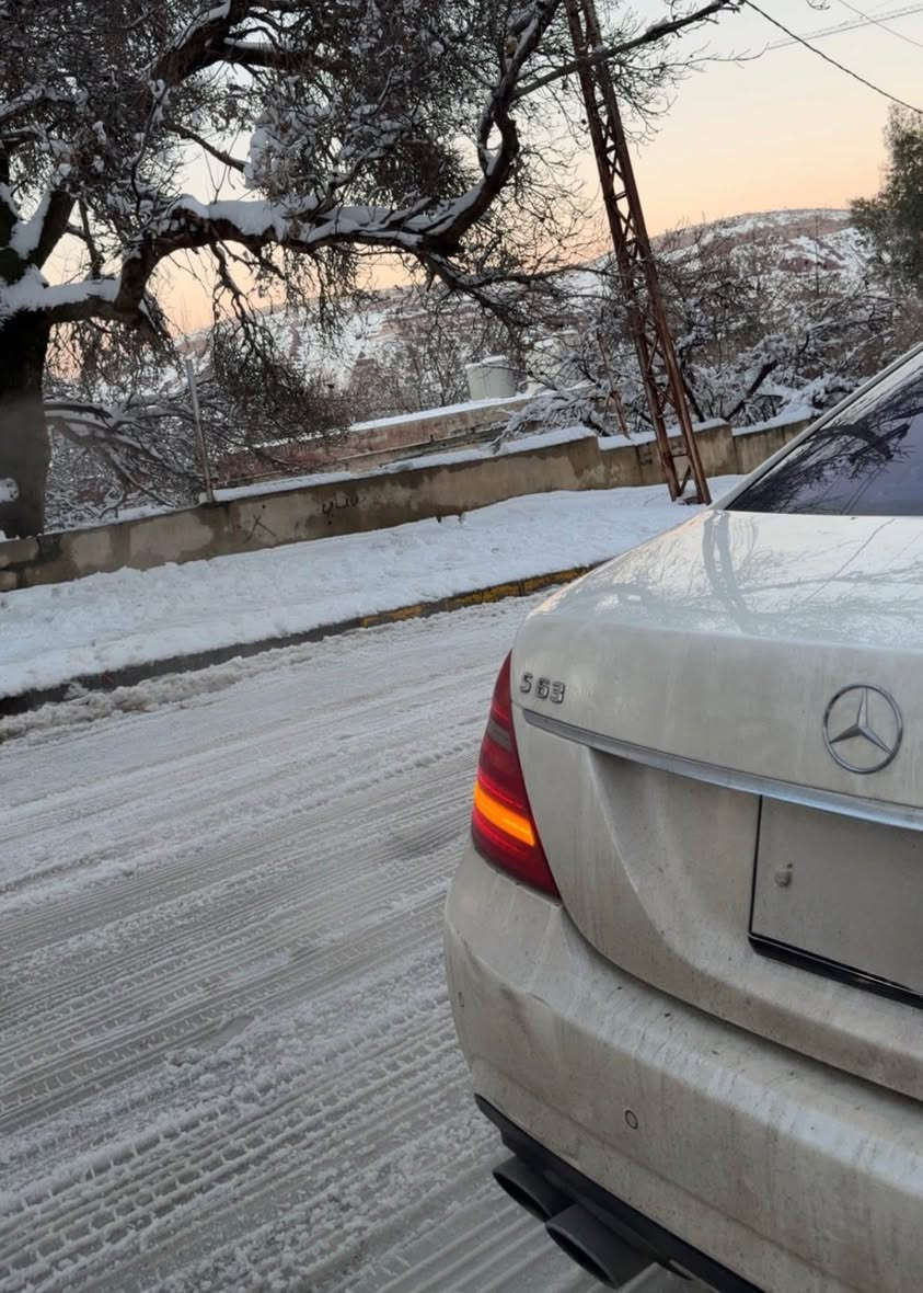 Mercedes Benz S63 AMG 2013 
هەشت پستۆنی تەنەفس تەبیحی 
لە مواسەفات فول فولە لە باس کردن نایەت 
هەموو گیانی بەشەرت 
سەیارەکە دوبەیە و موس و براوە نییە بە شەرت سەیارەکە ساغە نوقسانی نییە (***********) WhatsApp + Viber أربيل, العراق
