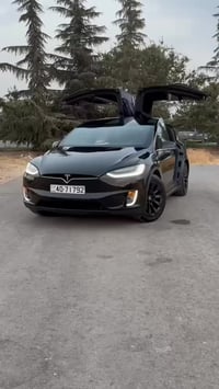 تيسلا موديل X • ٢٠١٨ • ٨٠٠٠٠ ميل
