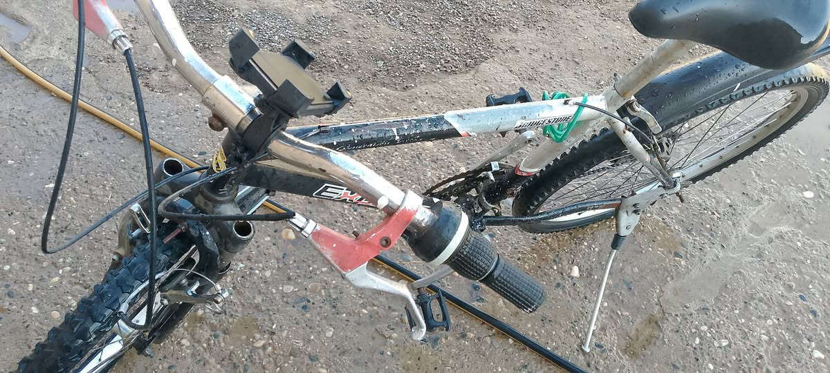 بايسكل للبيع حجم 26 نضيف تواير جديد صطابات بس بي تايرة ورة صجم تكدرر تويسهن بل الفين هاذا جدام العين بايسكل نضيف سعر 55وبي مجال


**إذا كنت صاحب هذا الإعلان وتريد حذفه لأي سبب، رجاءا أرسل رسالة إلى الدعم الفني**