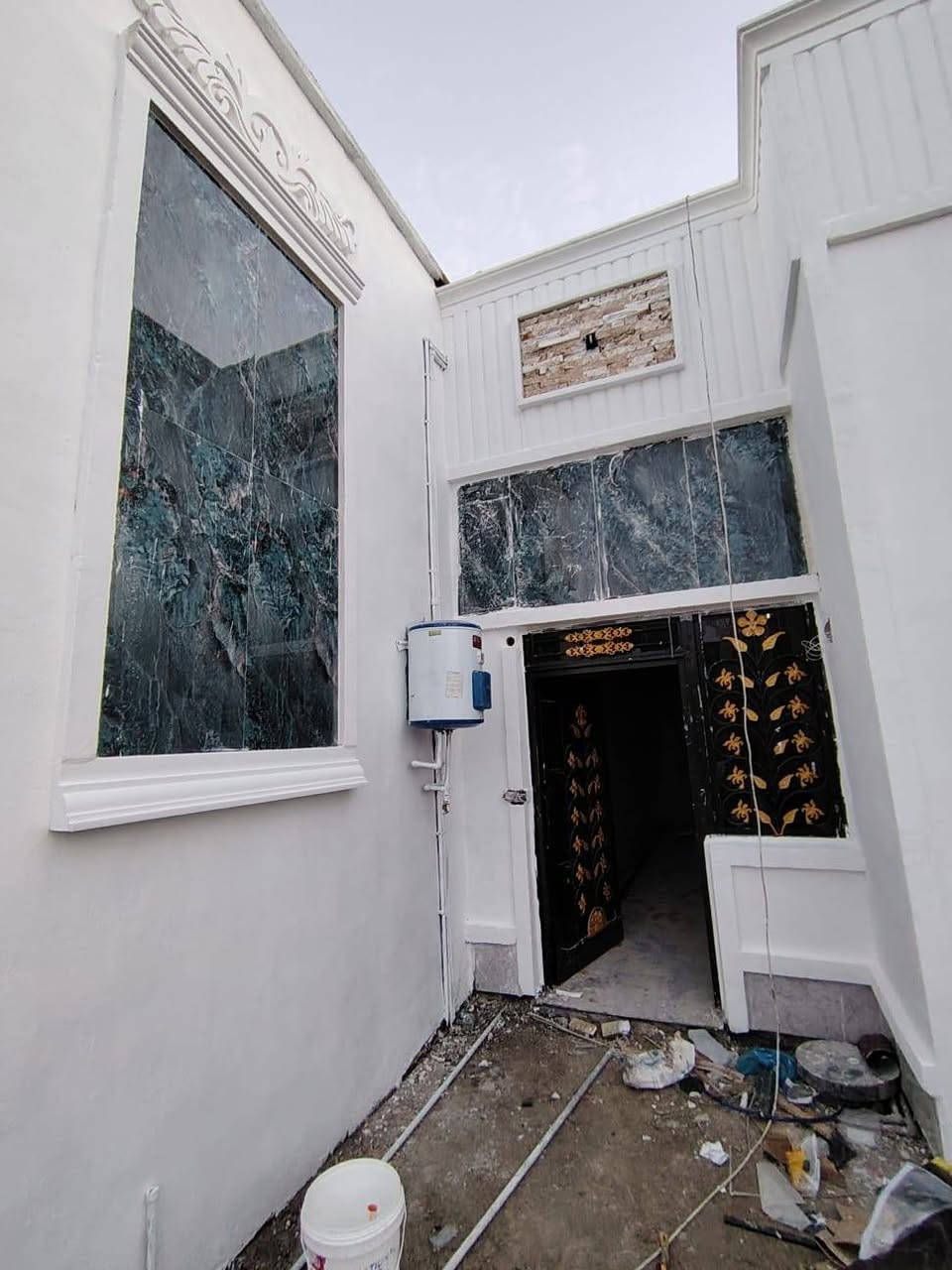 سلام عليكم يوجد لدينا كادر لبخ سمنت 
بجوده ودقه عالي واحد كركوك أيضا سراميك جداري ارضي للتواصل معنى عبر واتساب او خط ***********
