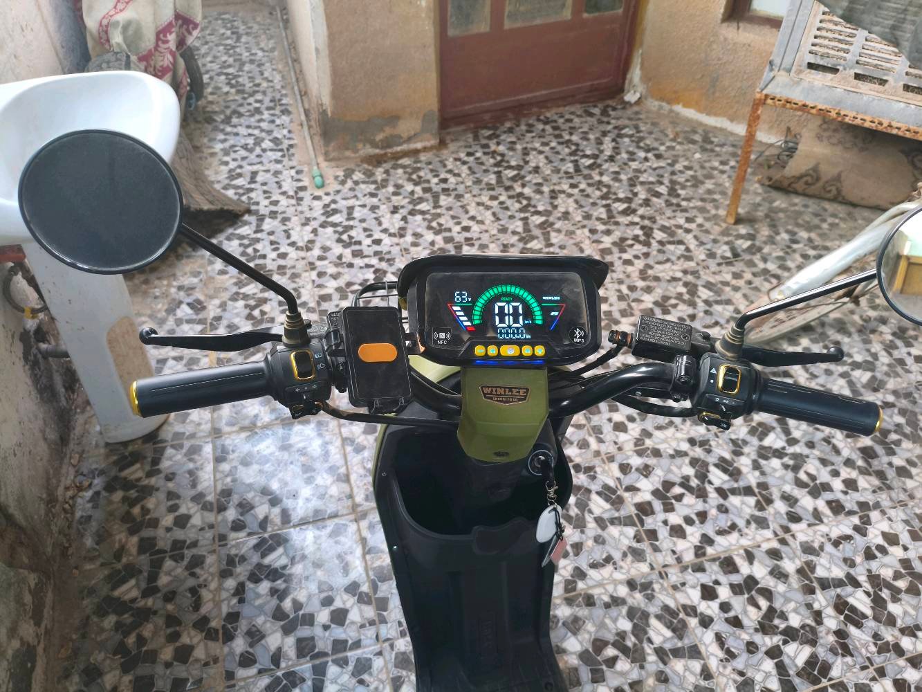 السلام عليكم R9 للبيع 2025
4 سرعات 109 تقرا بالشاشة✅
نظام رجوع بك R✅
بطاريات عدد 5 اكبر فئة بالسوك 46 امبير ✅
لايت ناصي وعالي✅
نظام بلوتوث ✅
سويج عدد 2 بيها + بصمة + كارت تشغيل واطفاء✅
بريك امامي وخلفي ✅
الكشن الي ورا موجود تريد ارجعه تريد اعوفلك الصندوك وياه الكشن
دراجة مال بيت صارلها شهر من مشتريها 
السعر 700 الف 🔥
العنوان بعقوبة كاطون الرحمة الشراي يتفضل