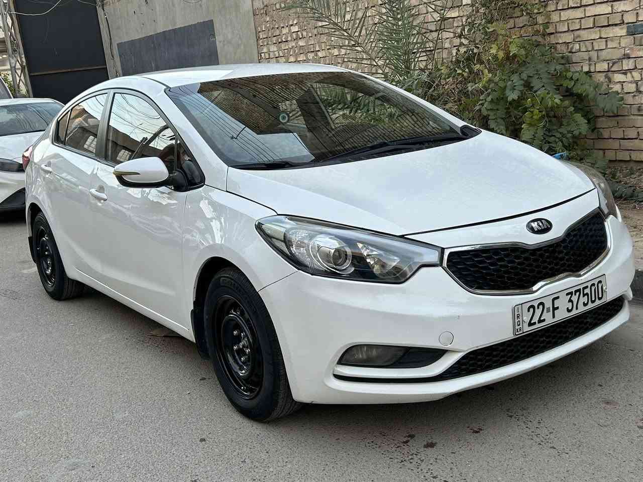 السلام عليكم كيا سيراتو خليجي موديل٢٠١٤رقم اربيل الجديد بيه اربع قطع صبغ السياره جاهزه بدون اي نقص السعر١٠٨وبيه مجال مكان السيارع بغداد حي الحسين للااستفسار الاتصال***********
